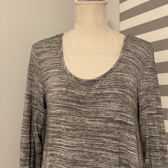 Soft Surroundings Heather Gray Lightweight Knit Tunic Blouse Size Medium - Picture 2 of 7